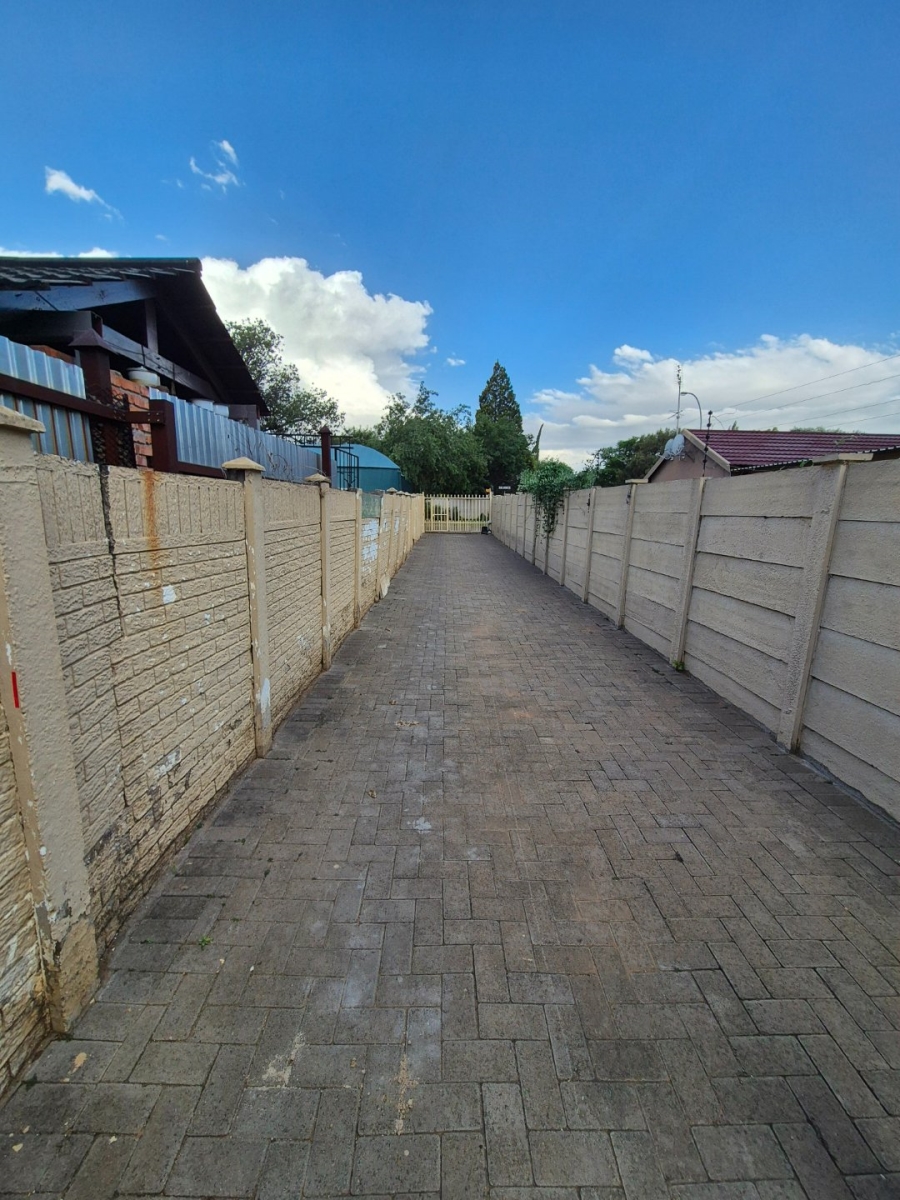 To Let 3 Bedroom Property for Rent in Universitas Ridge Free State